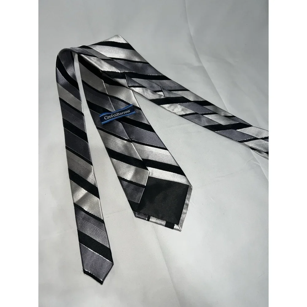 Croft & Barrow Men's Necktie Tie Polyester Gray Black White Stripe